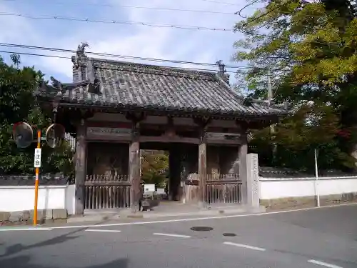 穴太寺の山門・神門