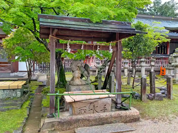 手向山八幡宮の手水舎
