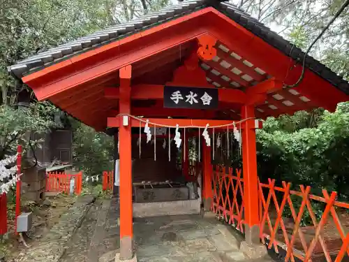 紀州東照宮の{uncategorized: "未分類", other: "その他", undefined: "問題あり", building: "その他建物", grave: "お墓", sacred_gate: "鳥居", guardian: "狛犬", statue: "像", buddha: "仏像", history: "歴史", nature: "自然", garden: "庭園", animal: "動物", pagoda: "塔", temizu: "手水舎", mountain_gate: "山門・神門", sanctuary: "本殿・本堂", subordinate: "末社・摂社", art: "芸術", scenery: "景色", jizo: "地蔵", ema: "絵馬", goshuin: "御朱印", omikuji: "おみくじ", items: "授与品その他", amulet: "お守り", goshuincho: "御朱印帳", eats: "食事", festival: "お祭り", votive_dance: "神楽", shichigosan: "七五三参", wedding: "結婚式", experience: "体験その他", initially: "初詣", around: "周辺", anti_infection: "感染症対策"}