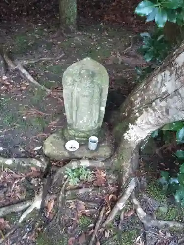 飯盛神社の像