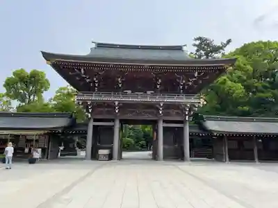 寒川神社の山門・神門