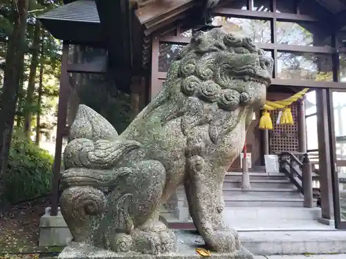 宇奈月神社の狛犬