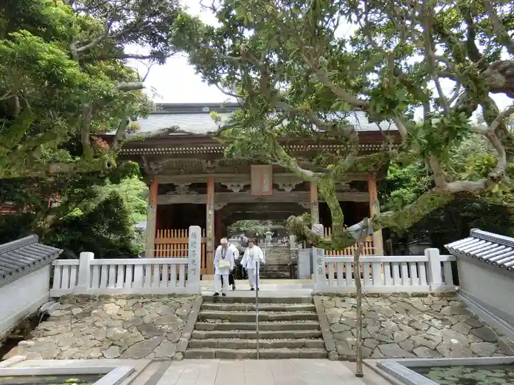 金剛福寺の山門・神門