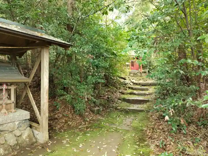 與能神社の{uncategorized: "未分類", other: "その他", undefined: "問題あり", building: "その他建物", grave: "お墓", sacred_gate: "鳥居", guardian: "狛犬", statue: "像", buddha: "仏像", history: "歴史", nature: "自然", garden: "庭園", animal: "動物", pagoda: "塔", temizu: "手水舎", mountain_gate: "山門・神門", sanctuary: "本殿・本堂", subordinate: "末社・摂社", art: "芸術", scenery: "景色", jizo: "地蔵", ema: "絵馬", goshuin: "御朱印", omikuji: "おみくじ", items: "授与品その他", amulet: "お守り", goshuincho: "御朱印帳", eats: "食事", festival: "お祭り", votive_dance: "神楽", shichigosan: "七五三参", wedding: "結婚式", experience: "体験その他", initially: "初詣", around: "周辺", anti_infection: "感染症対策"}