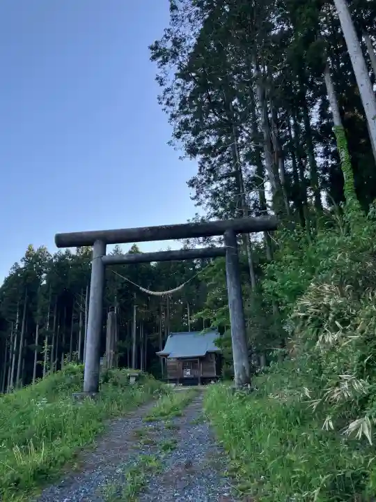 生駒神社の{uncategorized: "未分類", other: "その他", undefined: "問題あり", building: "その他建物", grave: "お墓", sacred_gate: "鳥居", guardian: "狛犬", statue: "像", buddha: "仏像", history: "歴史", nature: "自然", garden: "庭園", animal: "動物", pagoda: "塔", temizu: "手水舎", mountain_gate: "山門・神門", sanctuary: "本殿・本堂", subordinate: "末社・摂社", art: "芸術", scenery: "景色", jizo: "地蔵", ema: "絵馬", goshuin: "御朱印", omikuji: "おみくじ", items: "授与品その他", amulet: "お守り", goshuincho: "御朱印帳", eats: "食事", festival: "お祭り", votive_dance: "神楽", shichigosan: "七五三参", wedding: "結婚式", experience: "体験その他", initially: "初詣", around: "周辺", anti_infection: "感染症対策"}