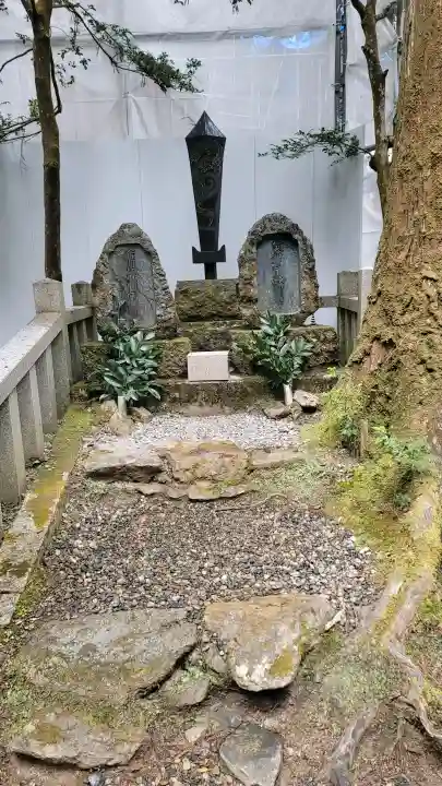 御岩神社の{uncategorized: "未分類", other: "その他", undefined: "問題あり", building: "その他建物", grave: "お墓", sacred_gate: "鳥居", guardian: "狛犬", statue: "像", buddha: "仏像", history: "歴史", nature: "自然", garden: "庭園", animal: "動物", pagoda: "塔", temizu: "手水舎", mountain_gate: "山門・神門", sanctuary: "本殿・本堂", subordinate: "末社・摂社", art: "芸術", scenery: "景色", jizo: "地蔵", ema: "絵馬", goshuin: "御朱印", omikuji: "おみくじ", items: "授与品その他", amulet: "お守り", goshuincho: "御朱印帳", eats: "食事", festival: "お祭り", votive_dance: "神楽", shichigosan: "七五三参", wedding: "結婚式", experience: "体験その他", initially: "初詣", around: "周辺", anti_infection: "感染症対策"}