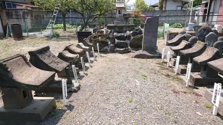 諏訪神社の末社・摂社
