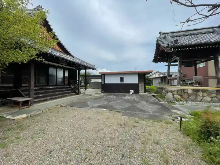 教専寺の{uncategorized: "未分類", other: "その他", undefined: "問題あり", building: "その他建物", grave: "お墓", sacred_gate: "鳥居", guardian: "狛犬", statue: "像", buddha: "仏像", history: "歴史", nature: "自然", garden: "庭園", animal: "動物", pagoda: "塔", temizu: "手水舎", mountain_gate: "山門・神門", sanctuary: "本殿・本堂", subordinate: "末社・摂社", art: "芸術", scenery: "景色", jizo: "地蔵", ema: "絵馬", goshuin: "御朱印", omikuji: "おみくじ", items: "授与品その他", amulet: "お守り", goshuincho: "御朱印帳", eats: "食事", festival: "お祭り", votive_dance: "神楽", shichigosan: "七五三参", wedding: "結婚式", experience: "体験その他", initially: "初詣", around: "周辺", anti_infection: "感染症対策"}