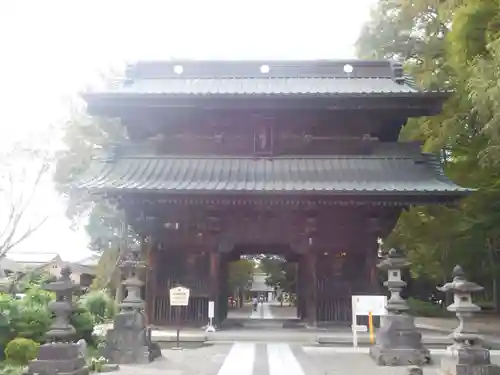 妻沼聖天山歓喜院の山門・神門