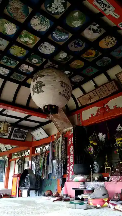 唐松山 護国寺の本殿・本堂