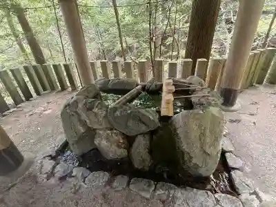  川上山若宮八幡宮の{uncategorized: "未分類", other: "その他", undefined: "問題あり", building: "その他建物", grave: "お墓", sacred_gate: "鳥居", guardian: "狛犬", statue: "像", buddha: "仏像", history: "歴史", nature: "自然", garden: "庭園", animal: "動物", pagoda: "塔", temizu: "手水舎", mountain_gate: "山門・神門", sanctuary: "本殿・本堂", subordinate: "末社・摂社", art: "芸術", scenery: "景色", jizo: "地蔵", ema: "絵馬", goshuin: "御朱印", omikuji: "おみくじ", items: "授与品その他", amulet: "お守り", goshuincho: "御朱印帳", eats: "食事", festival: "お祭り", votive_dance: "神楽", shichigosan: "七五三参", wedding: "結婚式", experience: "体験その他", initially: "初詣", around: "周辺", anti_infection: "感染症対策"}