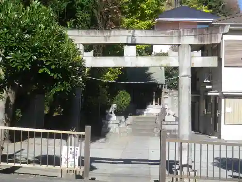 諏訪神社の鳥居