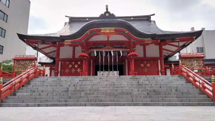 花園神社の本殿・本堂