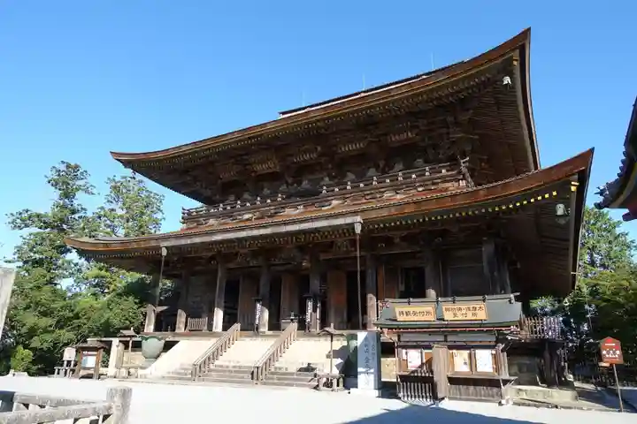 金峯山寺の本殿・本堂
