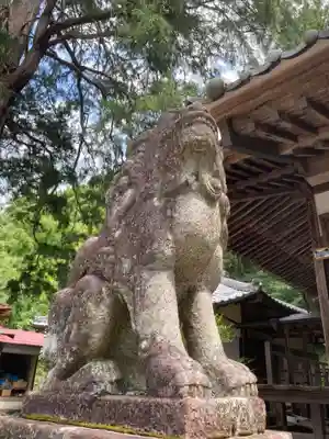 白瀧神社の狛犬