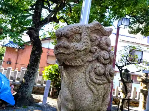 紀左衛門神社の狛犬