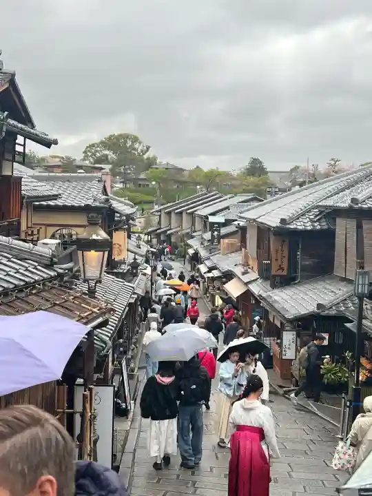 清水寺の{uncategorized: "未分類", other: "その他", undefined: "問題あり", building: "その他建物", grave: "お墓", sacred_gate: "鳥居", guardian: "狛犬", statue: "像", buddha: "仏像", history: "歴史", nature: "自然", garden: "庭園", animal: "動物", pagoda: "塔", temizu: "手水舎", mountain_gate: "山門・神門", sanctuary: "本殿・本堂", subordinate: "末社・摂社", art: "芸術", scenery: "景色", jizo: "地蔵", ema: "絵馬", goshuin: "御朱印", omikuji: "おみくじ", items: "授与品その他", amulet: "お守り", goshuincho: "御朱印帳", eats: "食事", festival: "お祭り", votive_dance: "神楽", shichigosan: "七五三参", wedding: "結婚式", experience: "体験その他", initially: "初詣", around: "周辺", anti_infection: "感染症対策"}