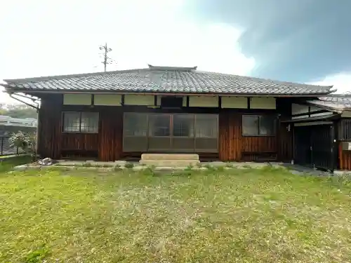 報慈寺の{uncategorized: "未分類", other: "その他", undefined: "問題あり", building: "その他建物", grave: "お墓", sacred_gate: "鳥居", guardian: "狛犬", statue: "像", buddha: "仏像", history: "歴史", nature: "自然", garden: "庭園", animal: "動物", pagoda: "塔", temizu: "手水舎", mountain_gate: "山門・神門", sanctuary: "本殿・本堂", subordinate: "末社・摂社", art: "芸術", scenery: "景色", jizo: "地蔵", ema: "絵馬", goshuin: "御朱印", omikuji: "おみくじ", items: "授与品その他", amulet: "お守り", goshuincho: "御朱印帳", eats: "食事", festival: "お祭り", votive_dance: "神楽", shichigosan: "七五三参", wedding: "結婚式", experience: "体験その他", initially: "初詣", around: "周辺", anti_infection: "感染症対策"}