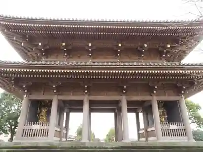 蓮華院誕生寺奥之院の山門・神門