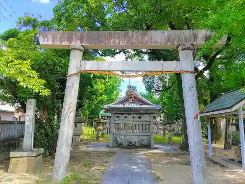 白山社の鳥居