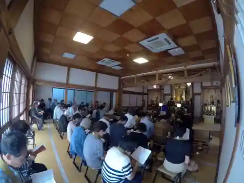 遠照山 光明寺（尼崎大仏）の本殿・本堂