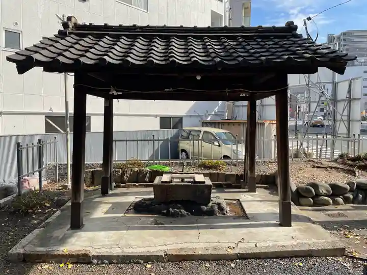 物部神社の手水舎