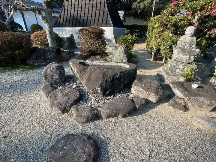 浄眼寺の{uncategorized: "未分類", other: "その他", undefined: "問題あり", building: "その他建物", grave: "お墓", sacred_gate: "鳥居", guardian: "狛犬", statue: "像", buddha: "仏像", history: "歴史", nature: "自然", garden: "庭園", animal: "動物", pagoda: "塔", temizu: "手水舎", mountain_gate: "山門・神門", sanctuary: "本殿・本堂", subordinate: "末社・摂社", art: "芸術", scenery: "景色", jizo: "地蔵", ema: "絵馬", goshuin: "御朱印", omikuji: "おみくじ", items: "授与品その他", amulet: "お守り", goshuincho: "御朱印帳", eats: "食事", festival: "お祭り", votive_dance: "神楽", shichigosan: "七五三参", wedding: "結婚式", experience: "体験その他", initially: "初詣", around: "周辺", anti_infection: "感染症対策"}