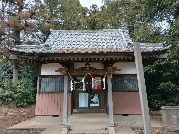 日王神社の{uncategorized: "未分類", other: "その他", undefined: "問題あり", building: "その他建物", grave: "お墓", sacred_gate: "鳥居", guardian: "狛犬", statue: "像", buddha: "仏像", history: "歴史", nature: "自然", garden: "庭園", animal: "動物", pagoda: "塔", temizu: "手水舎", mountain_gate: "山門・神門", sanctuary: "本殿・本堂", subordinate: "末社・摂社", art: "芸術", scenery: "景色", jizo: "地蔵", ema: "絵馬", goshuin: "御朱印", omikuji: "おみくじ", items: "授与品その他", amulet: "お守り", goshuincho: "御朱印帳", eats: "食事", festival: "お祭り", votive_dance: "神楽", shichigosan: "七五三参", wedding: "結婚式", experience: "体験その他", initially: "初詣", around: "周辺", anti_infection: "感染症対策"}