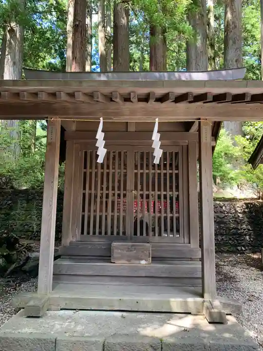 北口本宮冨士浅間神社の末社・摂社