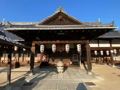 大願寺の{uncategorized: "未分類", other: "その他", undefined: "問題あり", building: "その他建物", grave: "お墓", sacred_gate: "鳥居", guardian: "狛犬", statue: "像", buddha: "仏像", history: "歴史", nature: "自然", garden: "庭園", animal: "動物", pagoda: "塔", temizu: "手水舎", mountain_gate: "山門・神門", sanctuary: "本殿・本堂", subordinate: "末社・摂社", art: "芸術", scenery: "景色", jizo: "地蔵", ema: "絵馬", goshuin: "御朱印", omikuji: "おみくじ", items: "授与品その他", amulet: "お守り", goshuincho: "御朱印帳", eats: "食事", festival: "お祭り", votive_dance: "神楽", shichigosan: "七五三参", wedding: "結婚式", experience: "体験その他", initially: "初詣", around: "周辺", anti_infection: "感染症対策"}
