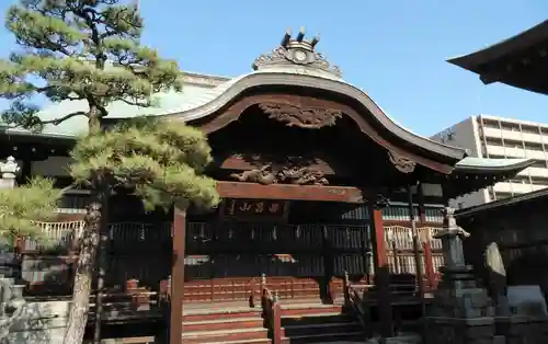 本岳寺の本殿