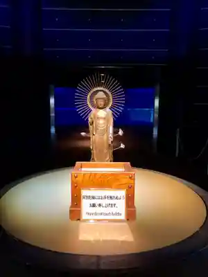 東本願寺本廟 牛久浄苑（牛久大仏）の仏像