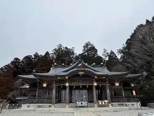 秋葉山本宮 秋葉神社 上社の{uncategorized: "未分類", other: "その他", undefined: "問題あり", building: "その他建物", grave: "お墓", sacred_gate: "鳥居", guardian: "狛犬", statue: "像", buddha: "仏像", history: "歴史", nature: "自然", garden: "庭園", animal: "動物", pagoda: "塔", temizu: "手水舎", mountain_gate: "山門・神門", sanctuary: "本殿・本堂", subordinate: "末社・摂社", art: "芸術", scenery: "景色", jizo: "地蔵", ema: "絵馬", goshuin: "御朱印", omikuji: "おみくじ", items: "授与品その他", amulet: "お守り", goshuincho: "御朱印帳", eats: "食事", festival: "お祭り", votive_dance: "神楽", shichigosan: "七五三参", wedding: "結婚式", experience: "体験その他", initially: "初詣", around: "周辺", anti_infection: "感染症対策"}