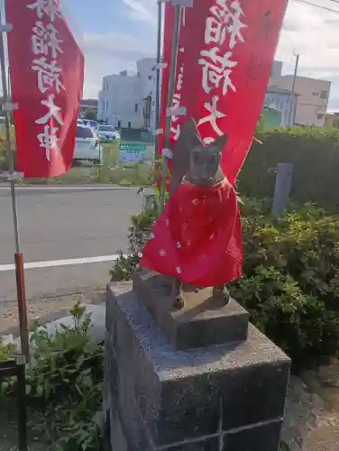 楠森稲荷神社の{uncategorized: "未分類", other: "その他", undefined: "問題あり", building: "その他建物", grave: "お墓", sacred_gate: "鳥居", guardian: "狛犬", statue: "像", buddha: "仏像", history: "歴史", nature: "自然", garden: "庭園", animal: "動物", pagoda: "塔", temizu: "手水舎", mountain_gate: "山門・神門", sanctuary: "本殿・本堂", subordinate: "末社・摂社", art: "芸術", scenery: "景色", jizo: "地蔵", ema: "絵馬", goshuin: "御朱印", omikuji: "おみくじ", items: "授与品その他", amulet: "お守り", goshuincho: "御朱印帳", eats: "食事", festival: "お祭り", votive_dance: "神楽", shichigosan: "七五三参", wedding: "結婚式", experience: "体験その他", initially: "初詣", around: "周辺", anti_infection: "感染症対策"}