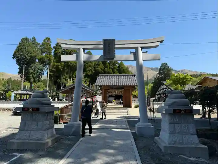 阿蘇白水龍神權現~白蛇神社~(熊本県)