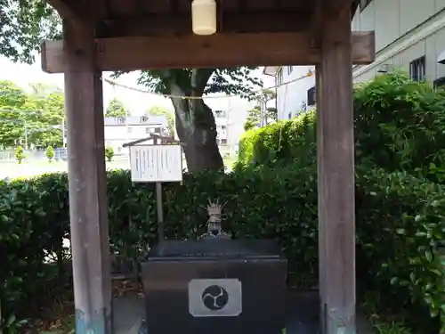 諏訪神社の手水舎