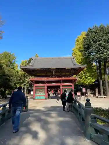 根津神社の山門・神門