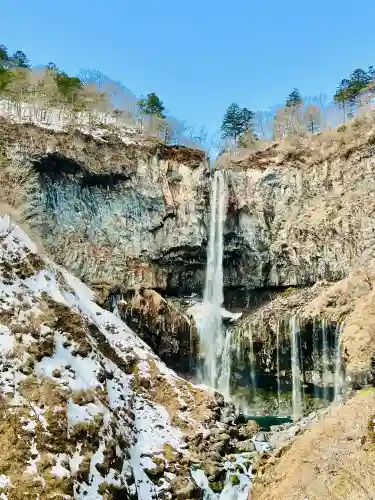 華厳神社の{uncategorized: "未分類", other: "その他", undefined: "問題あり", building: "その他建物", grave: "お墓", sacred_gate: "鳥居", guardian: "狛犬", statue: "像", buddha: "仏像", history: "歴史", nature: "自然", garden: "庭園", animal: "動物", pagoda: "塔", temizu: "手水舎", mountain_gate: "山門・神門", sanctuary: "本殿・本堂", subordinate: "末社・摂社", art: "芸術", scenery: "景色", jizo: "地蔵", ema: "絵馬", goshuin: "御朱印", omikuji: "おみくじ", items: "授与品その他", amulet: "お守り", goshuincho: "御朱印帳", eats: "食事", festival: "お祭り", votive_dance: "神楽", shichigosan: "七五三参", wedding: "結婚式", experience: "体験その他", initially: "初詣", around: "周辺", anti_infection: "感染症対策"}