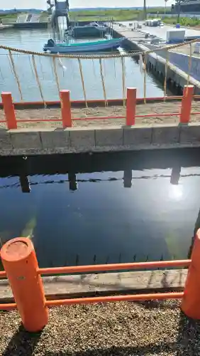 息栖神社の{uncategorized: "未分類", other: "その他", undefined: "問題あり", building: "その他建物", grave: "お墓", sacred_gate: "鳥居", guardian: "狛犬", statue: "像", buddha: "仏像", history: "歴史", nature: "自然", garden: "庭園", animal: "動物", pagoda: "塔", temizu: "手水舎", mountain_gate: "山門・神門", sanctuary: "本殿・本堂", subordinate: "末社・摂社", art: "芸術", scenery: "景色", jizo: "地蔵", ema: "絵馬", goshuin: "御朱印", omikuji: "おみくじ", items: "授与品その他", amulet: "お守り", goshuincho: "御朱印帳", eats: "食事", festival: "お祭り", votive_dance: "神楽", shichigosan: "七五三参", wedding: "結婚式", experience: "体験その他", initially: "初詣", around: "周辺", anti_infection: "感染症対策"}