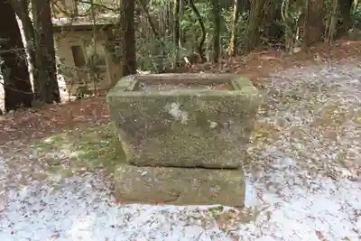築山神社の手水舎