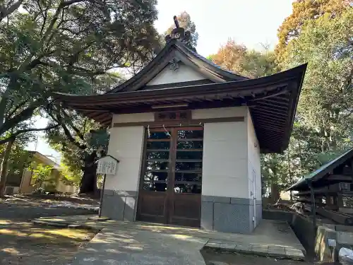 比々多神社の{uncategorized: "未分類", other: "その他", undefined: "問題あり", building: "その他建物", grave: "お墓", sacred_gate: "鳥居", guardian: "狛犬", statue: "像", buddha: "仏像", history: "歴史", nature: "自然", garden: "庭園", animal: "動物", pagoda: "塔", temizu: "手水舎", mountain_gate: "山門・神門", sanctuary: "本殿・本堂", subordinate: "末社・摂社", art: "芸術", scenery: "景色", jizo: "地蔵", ema: "絵馬", goshuin: "御朱印", omikuji: "おみくじ", items: "授与品その他", amulet: "お守り", goshuincho: "御朱印帳", eats: "食事", festival: "お祭り", votive_dance: "神楽", shichigosan: "七五三参", wedding: "結婚式", experience: "体験その他", initially: "初詣", around: "周辺", anti_infection: "感染症対策"}