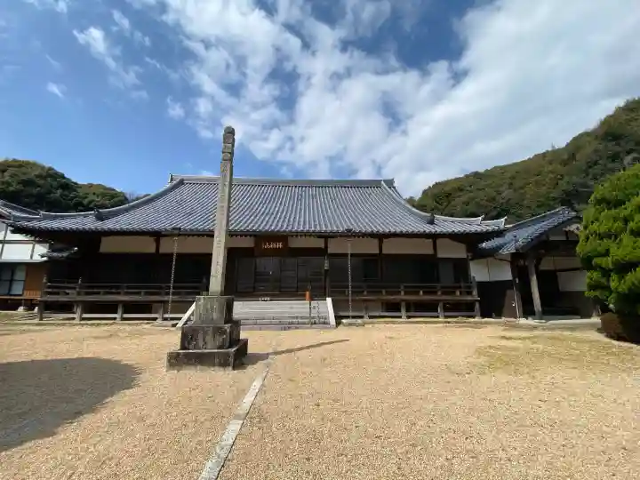 極楽寺の{uncategorized: "未分類", other: "その他", undefined: "問題あり", building: "その他建物", grave: "お墓", sacred_gate: "鳥居", guardian: "狛犬", statue: "像", buddha: "仏像", history: "歴史", nature: "自然", garden: "庭園", animal: "動物", pagoda: "塔", temizu: "手水舎", mountain_gate: "山門・神門", sanctuary: "本殿・本堂", subordinate: "末社・摂社", art: "芸術", scenery: "景色", jizo: "地蔵", ema: "絵馬", goshuin: "御朱印", omikuji: "おみくじ", items: "授与品その他", amulet: "お守り", goshuincho: "御朱印帳", eats: "食事", festival: "お祭り", votive_dance: "神楽", shichigosan: "七五三参", wedding: "結婚式", experience: "体験その他", initially: "初詣", around: "周辺", anti_infection: "感染症対策"}