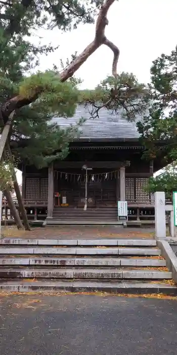 諏訪神社の本殿