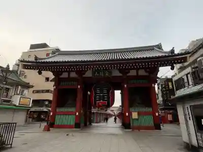 浅草寺の山門・神門