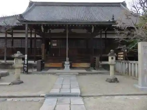 西大寺の本殿・本堂