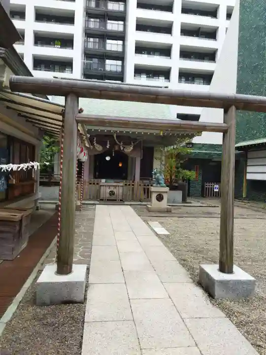 宮益御嶽神社の鳥居