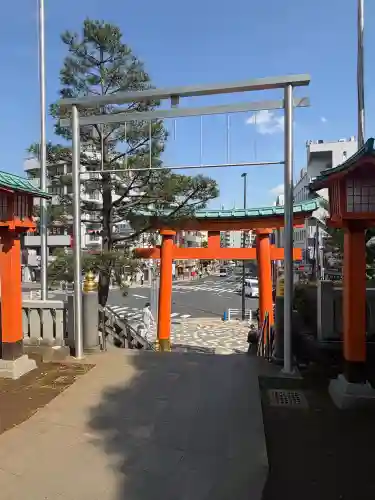 穴八幡宮の{uncategorized: "未分類", other: "その他", undefined: "問題あり", building: "その他建物", grave: "お墓", sacred_gate: "鳥居", guardian: "狛犬", statue: "像", buddha: "仏像", history: "歴史", nature: "自然", garden: "庭園", animal: "動物", pagoda: "塔", temizu: "手水舎", mountain_gate: "山門・神門", sanctuary: "本殿・本堂", subordinate: "末社・摂社", art: "芸術", scenery: "景色", jizo: "地蔵", ema: "絵馬", goshuin: "御朱印", omikuji: "おみくじ", items: "授与品その他", amulet: "お守り", goshuincho: "御朱印帳", eats: "食事", festival: "お祭り", votive_dance: "神楽", shichigosan: "七五三参", wedding: "結婚式", experience: "体験その他", initially: "初詣", around: "周辺", anti_infection: "感染症対策"}