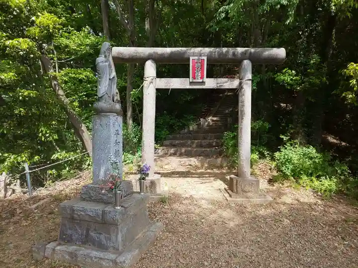 浅川金刀比羅神社 の鳥居