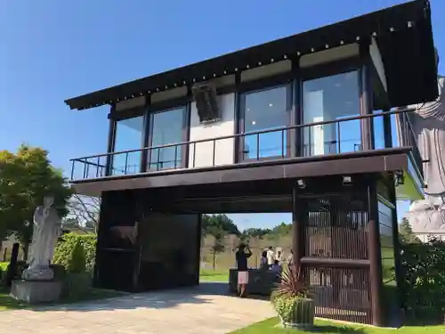 東本願寺本廟 牛久浄苑（牛久大仏）の山門