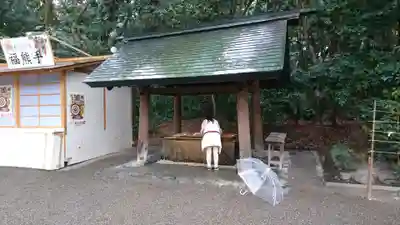 上知我麻神社（熱田神宮摂社）の手水舎